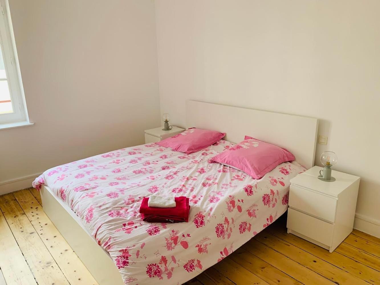 Ibis Rouge Villa Вилар-ле-Домб Екстериор снимка